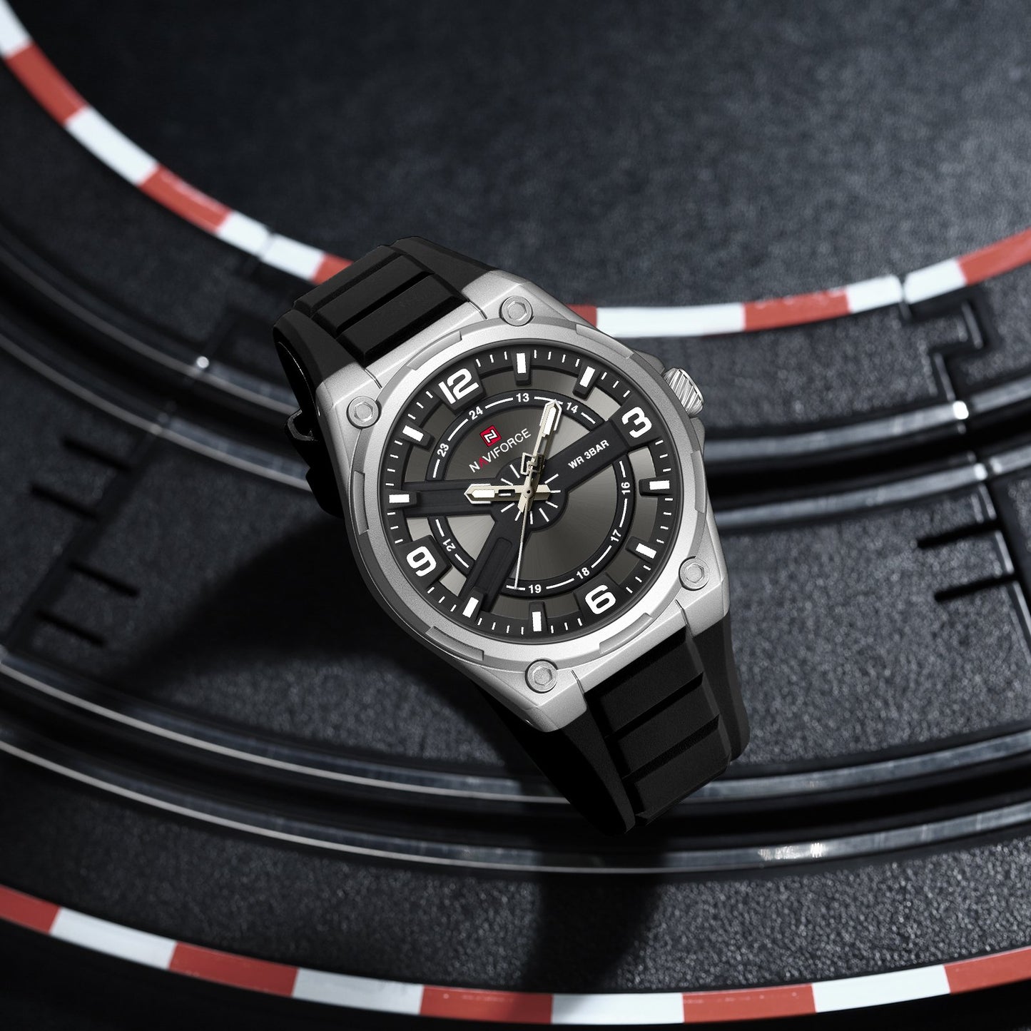 NAVIFORCE NF9260 "Silver Horizon" High-Performance Quartz Watch featuring Skeletonized Layered Cross Design