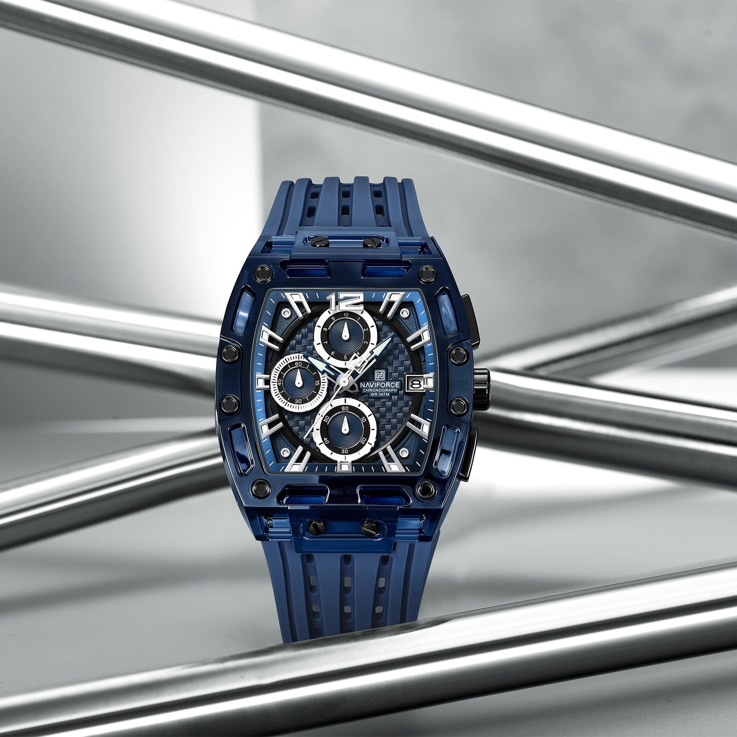 NAVIFORCE NF7105 Men’s Chronograph Watch – Waterproof, Granular Texture Dial, and High-Visibility Luminous Hands.