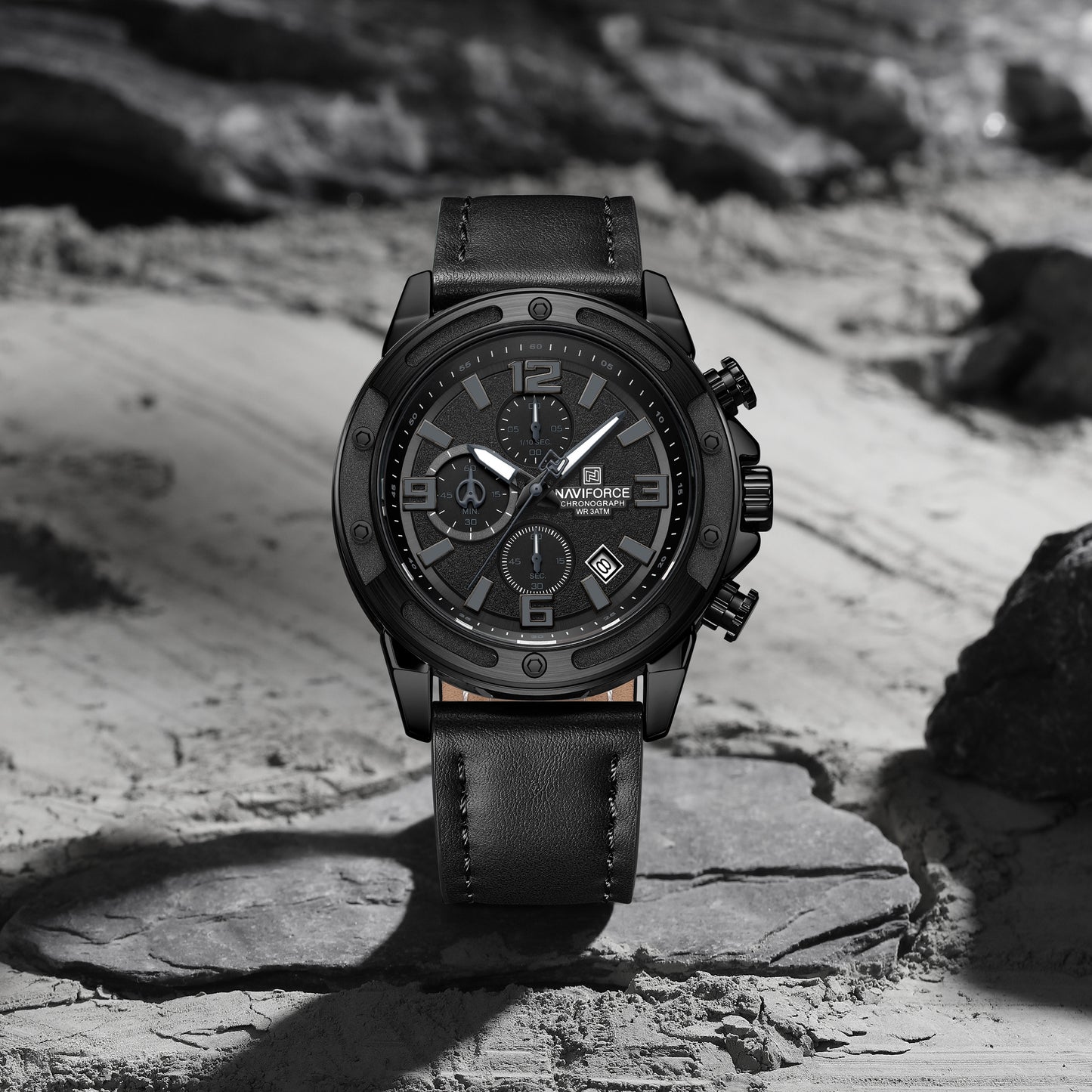 NAVIFORCE NF8074 Men’s Tactical Design Military Sport Watch – Professional Quartz Chronograph, Luminous Hands & Waterproof.