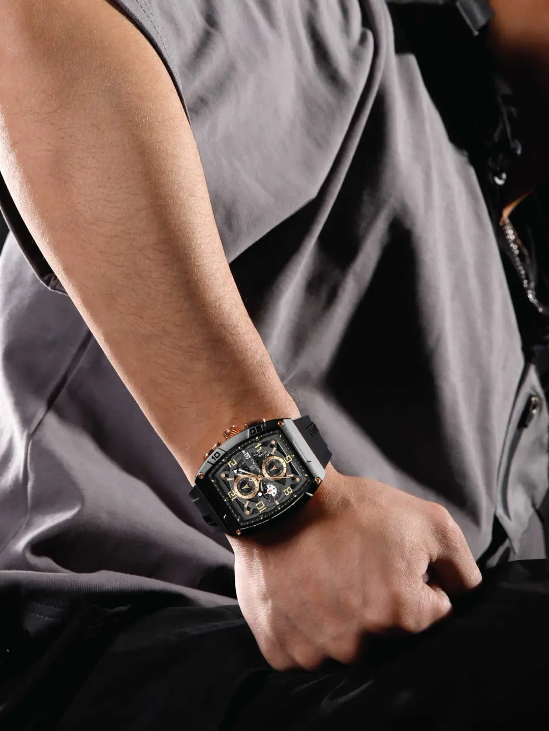 NAVIFORCE NF8052 Men's Cyber Sport Edition Chronograph Watch – 1/10th Second Precision, Waterproof, and Luminous Night-Glow Hands.