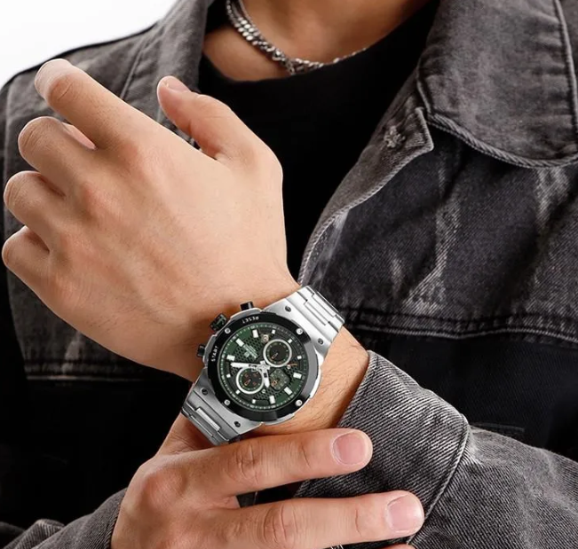 NAVIFORCE NF8072 Men's Rugged Chronograph Featuring a Force-Inspired Multifunction Dial, Luminous Night-Glow Visibility & Waterproof.